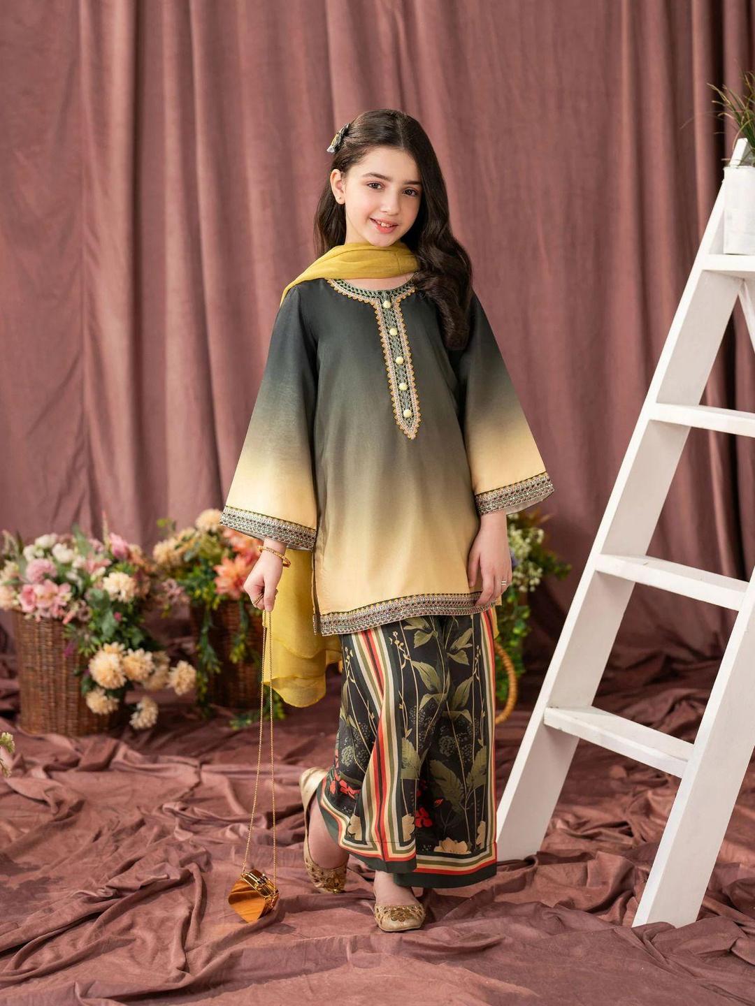 3 Pcs Girl's Arabic Lawn Printed Co-ord Set